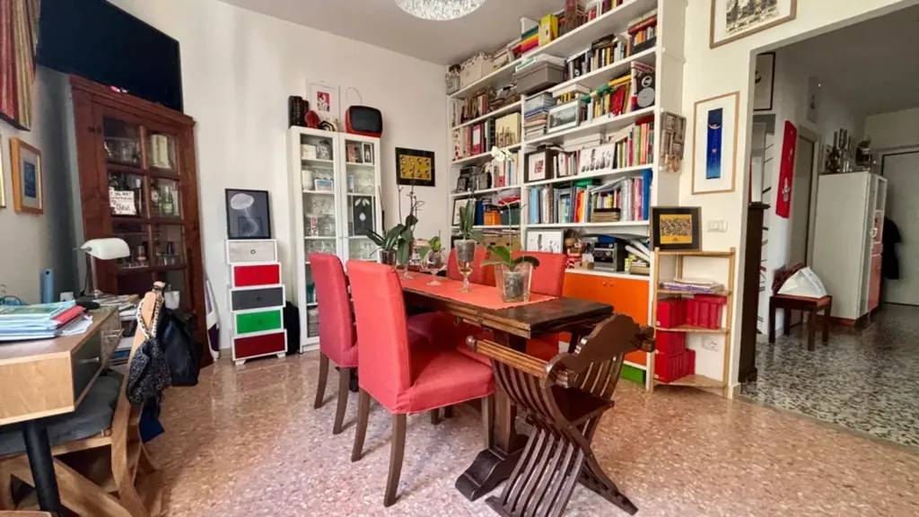 Söögituba - Rustic-Style Apartment with Balcony in Florence