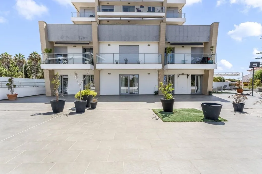 Aed - Luxury Flat with City Views in Parede