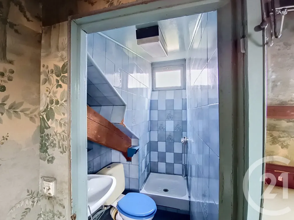 Salles de bain - Duplex à Rénover avec Balcon au Centre de Saint-Denis