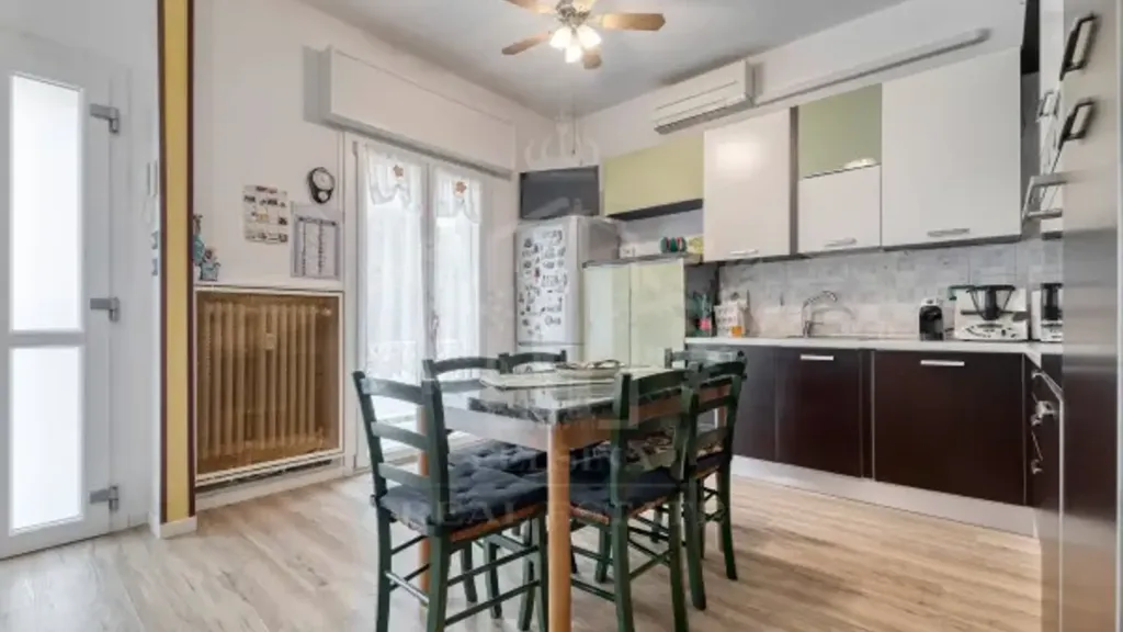 Söögituba - Rustic-Style Apartment with Private Garden in Imola