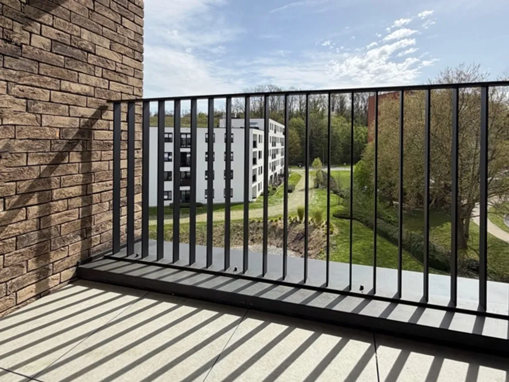 Rõdu - Bright Apartment with Terrace in Jambes