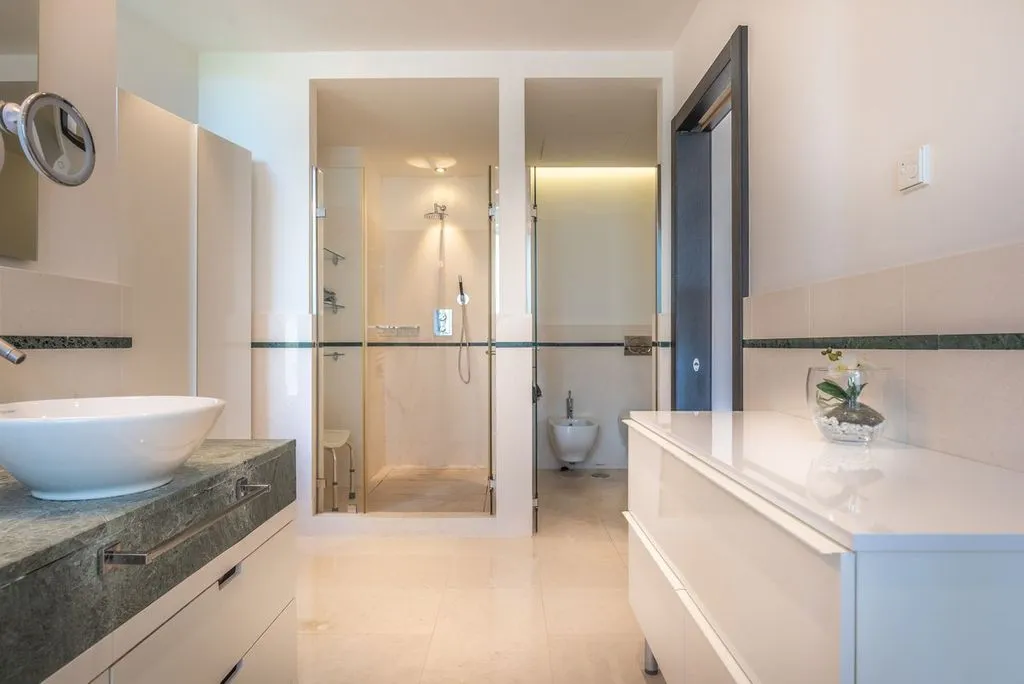 Salles de bain - Luxury Townhouse with Pool in Sierra Blanca