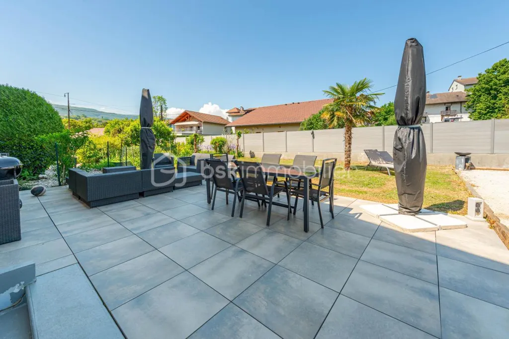 Terrace - House with Two Apartments in Rumilly