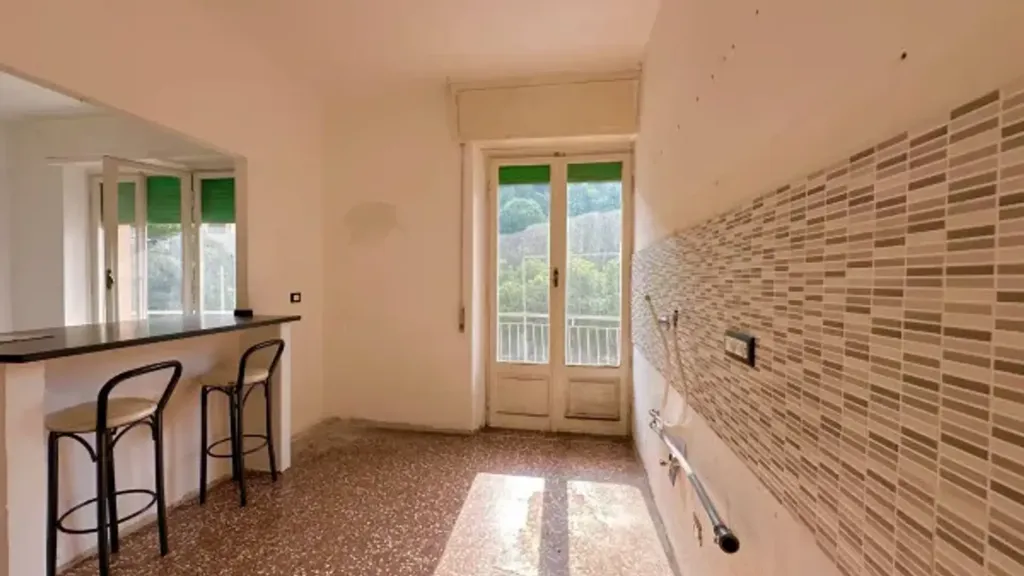 Cuisine - Quadrilocale with Balcony and Terrace in Genoa