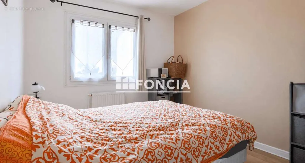 Magamistoad - Functional 4-Piece Apartment with Balcony in Rochefort