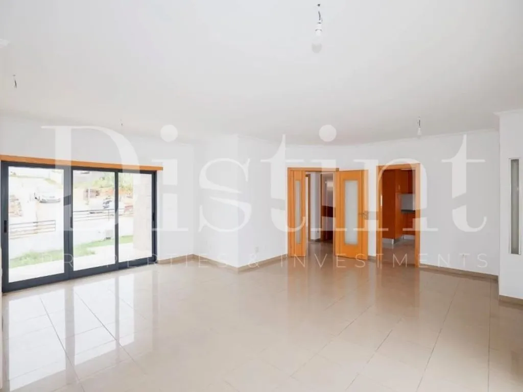 Séjour - Renovated Detached House with Garden in Almada