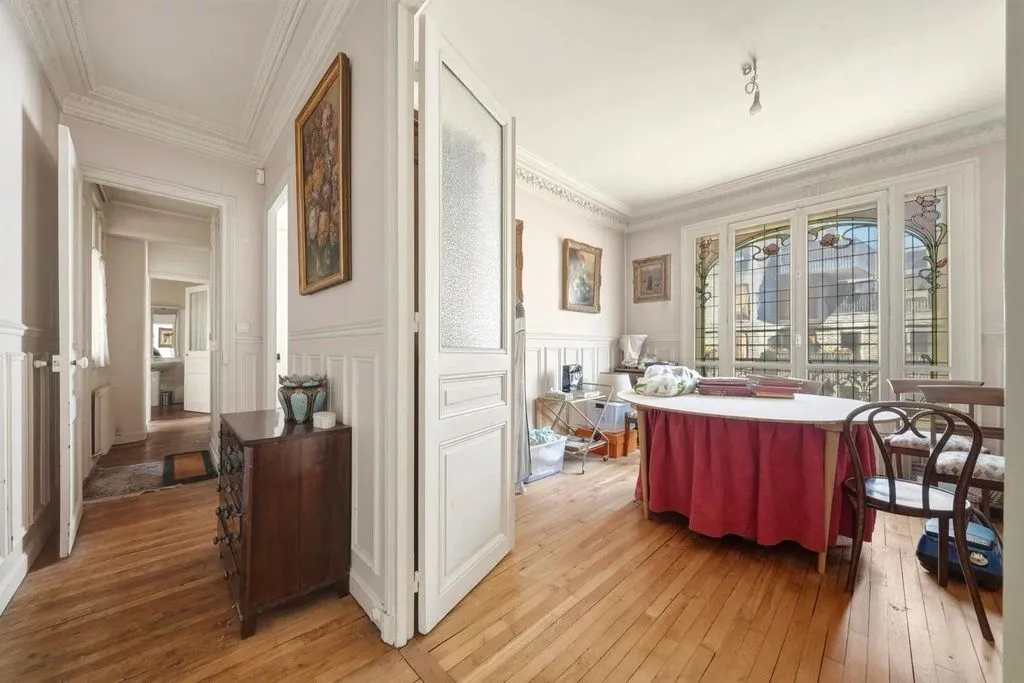 Dining Room - Luxury Apartment in Haussmannian Building, Paris