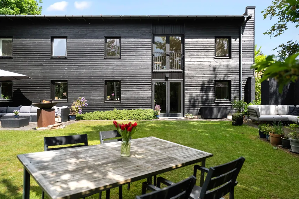 Aed - Architect-designed House with Garden in Espergærde