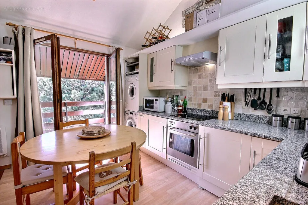 Cuisine - Duplex Rénové avec Balcon à Bourg-Saint-Maurice