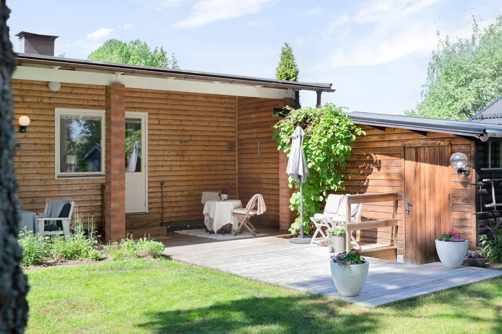 Terrasse - Charismatic Bungalow with Basement in Fridhem