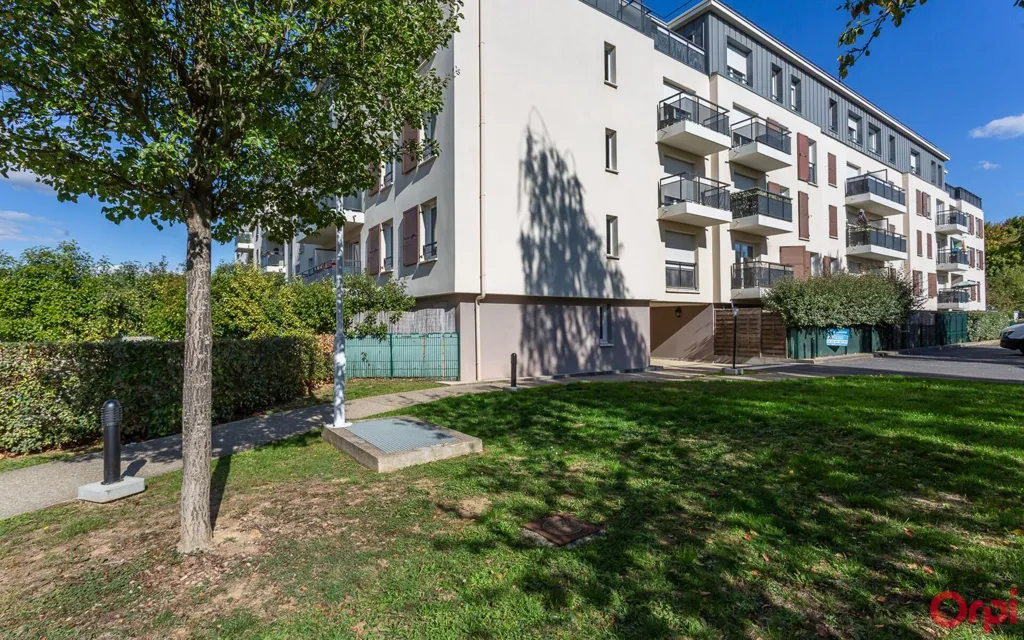 Jardin - Appartement 2 Pièces avec Terrasse à Fleury-Mérogis