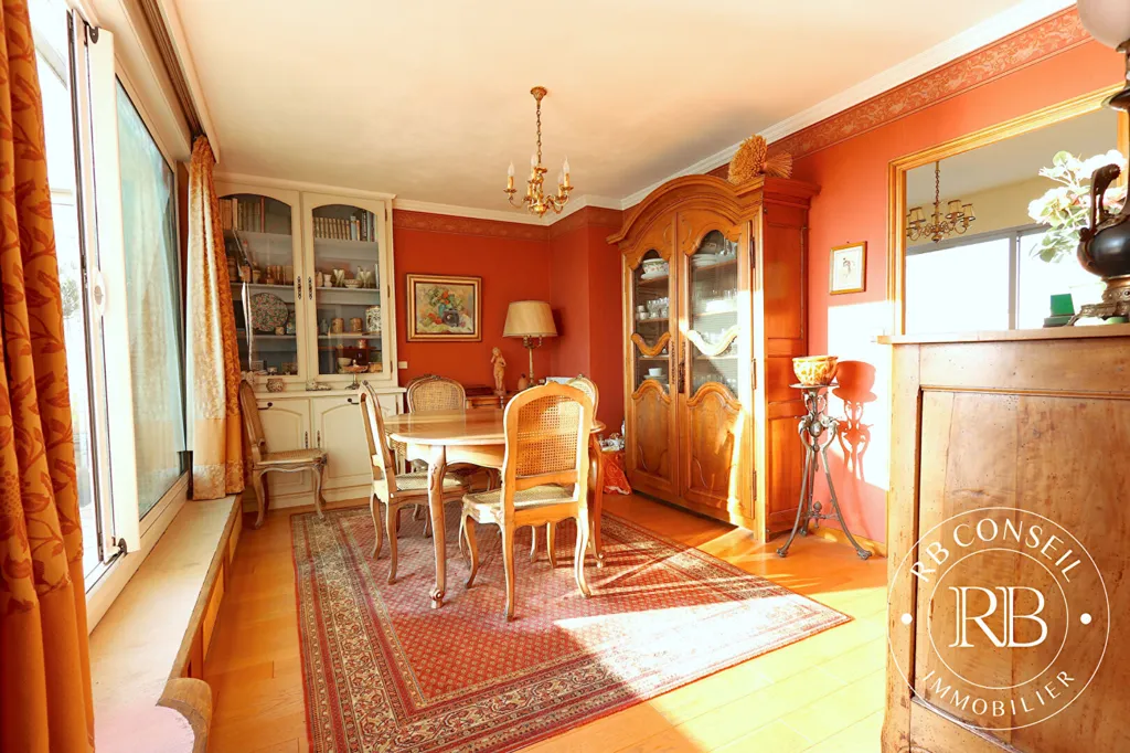 Sala da pranzo - 6-Piece Flat with South-Facing Terrace in Sceaux