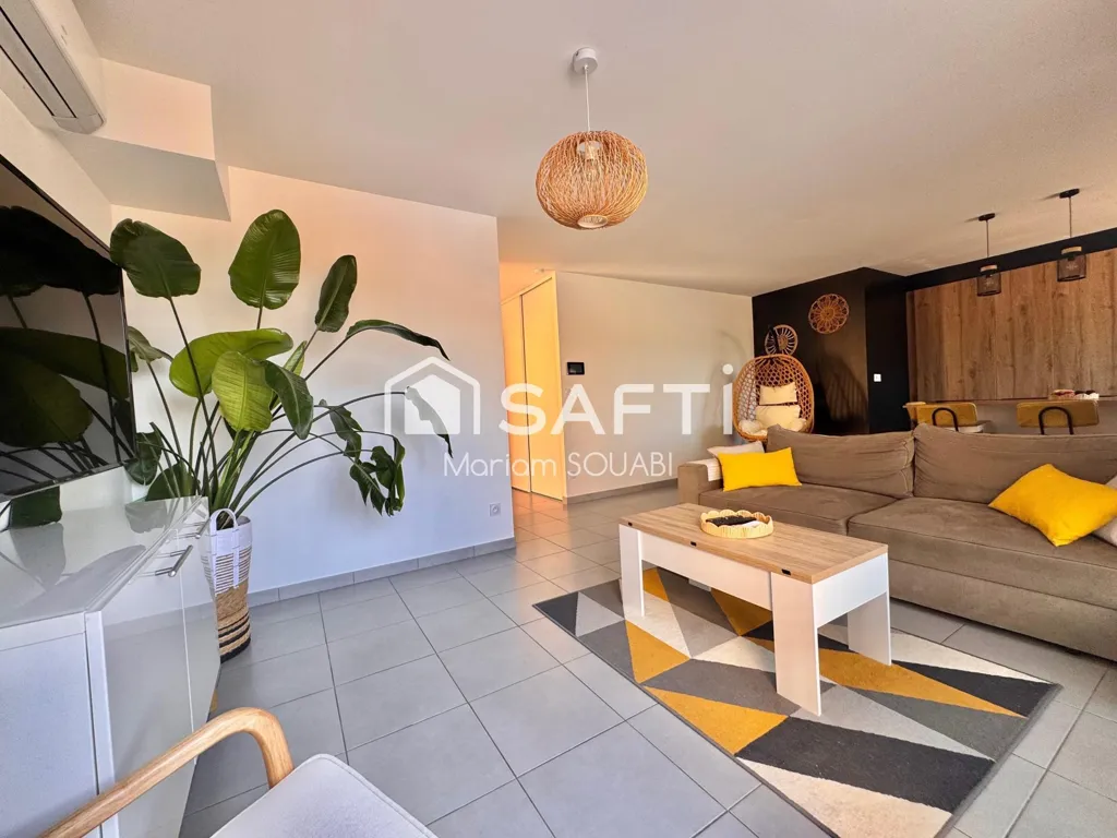 Séjour - Maison de Plain Pied avec Jardin à Brignac