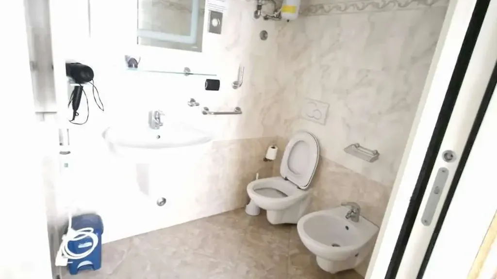 Vannitoad - Trilocale with Pool in Sirmione
