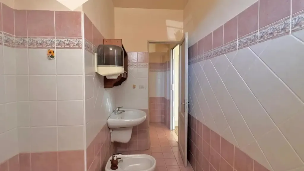 Bathrooms - Central Apartment with Balconies in Acqui Terme