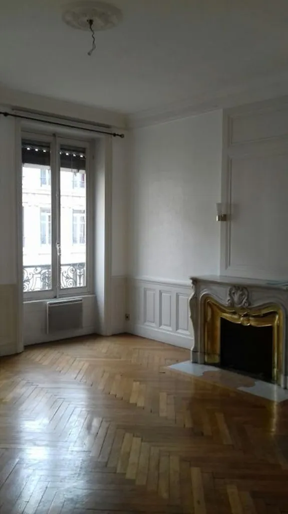 Séjour - Appartement 4 Pièces avec Cave à Lyon 6ème