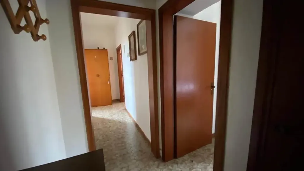hallway_entrance