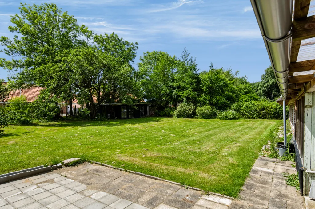Garden - Historic Villa with Garden in Højer