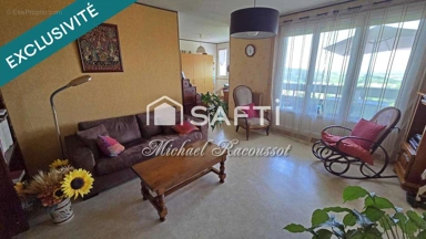 Séjour - Appartement avec Terrasse Vue Dégagée à Le Creusot