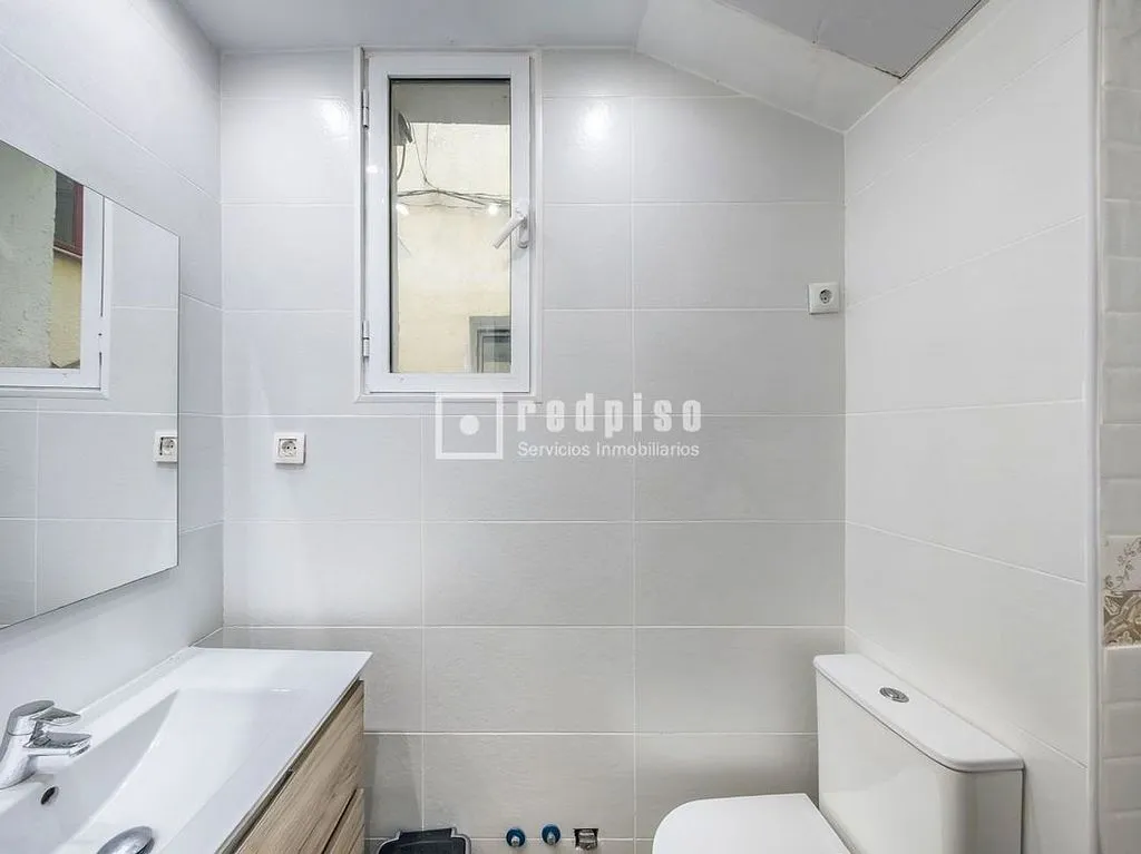 Vannitoad - Apartment with Patio in Salitre, Madrid