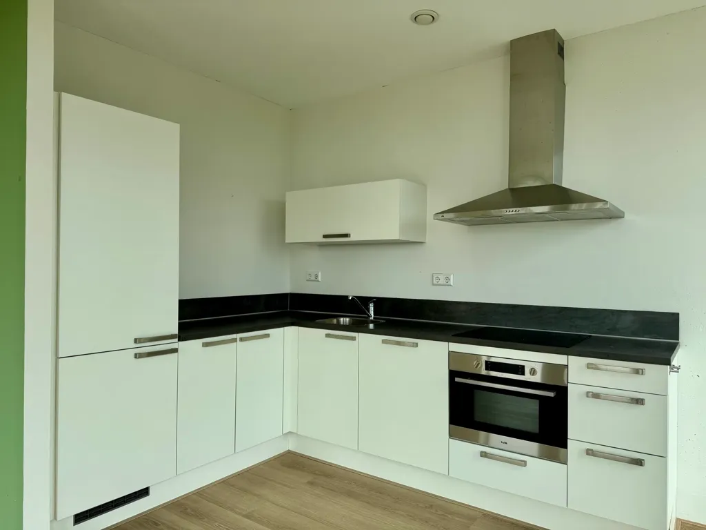 Cuisine - Modern 3-Bedroom Apartment with Amersfoort View