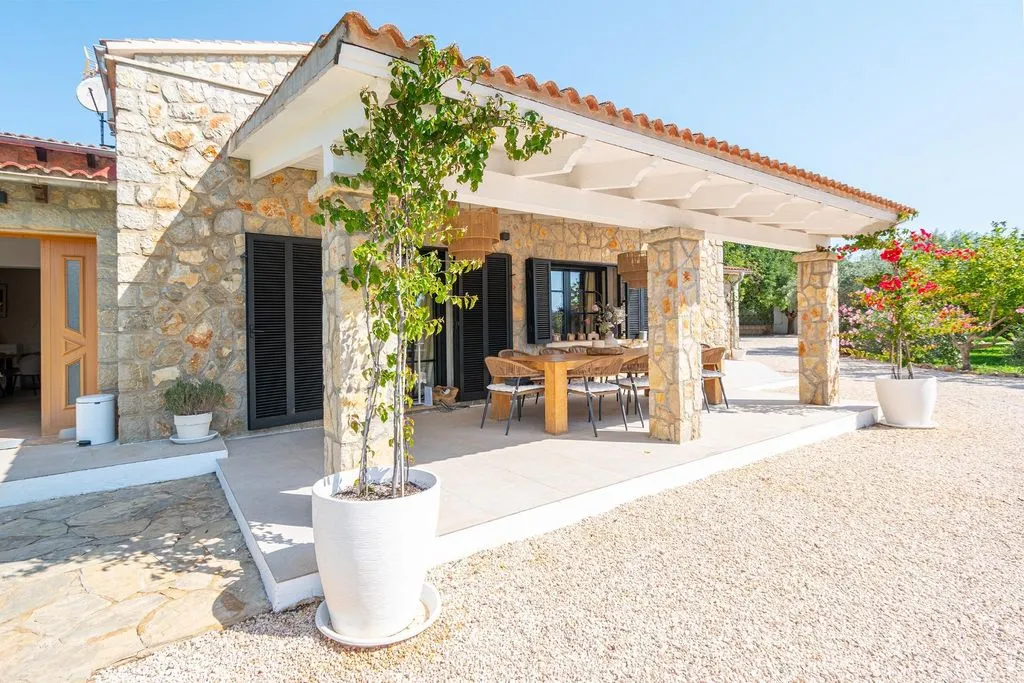 Terrass - Luxury Farmhouse with Mountain Views in Binissalem