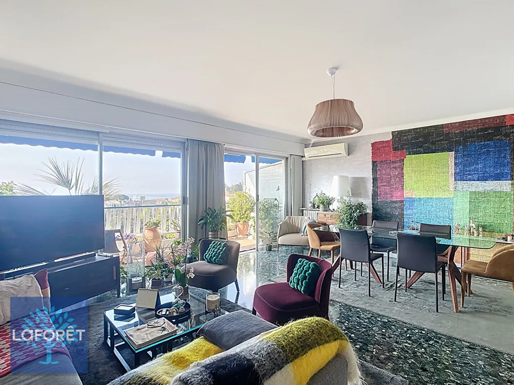 Elutuba - Renovated 2-Bed Apartment with Sea View in Cannes
