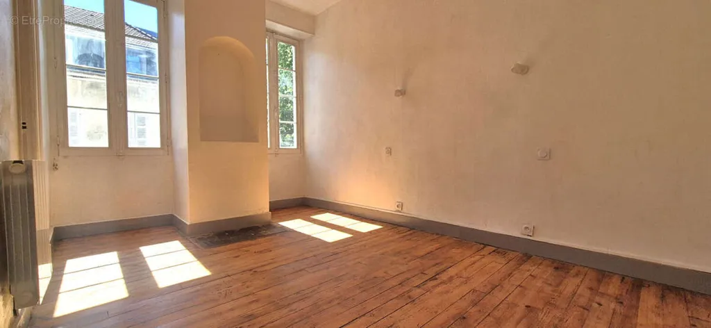 Toad - Duplex Apartment in Pau City Centre