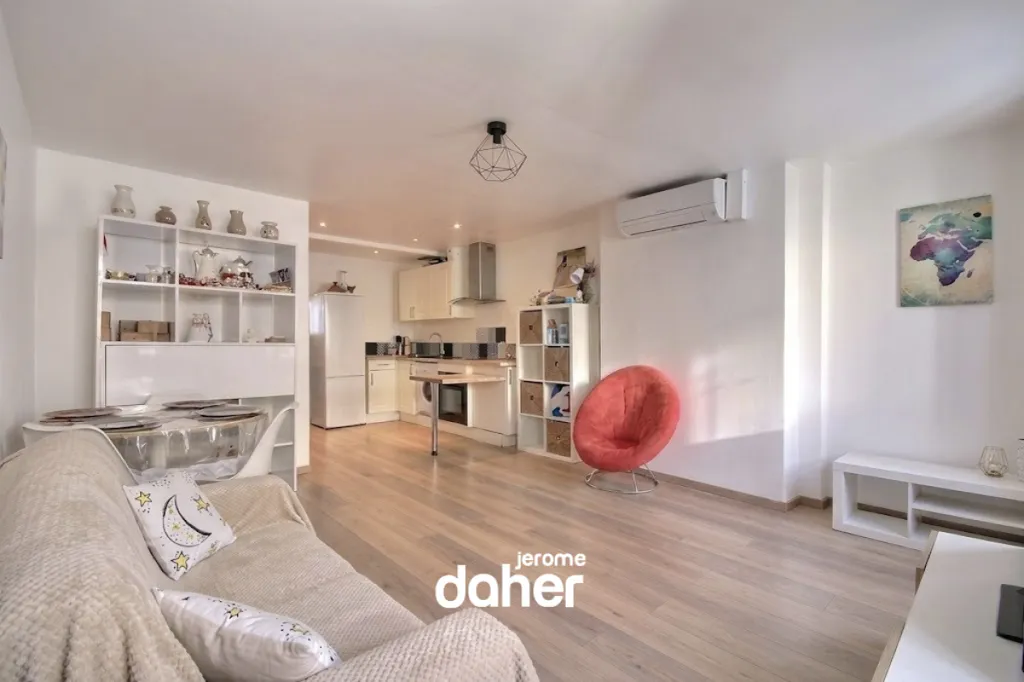 Elutuba - Bright 2-Bedroom Apartment in Marseille Centre