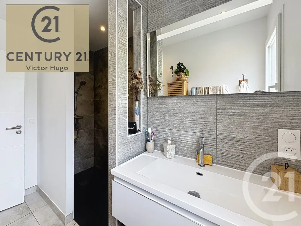 Salles de bain - Maison Récemment Construite en Plain-Pied à Limoges