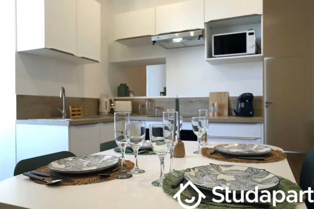 Sala da pranzo - Shared Flat with Private Bathroom in Ile de Grande Biesse