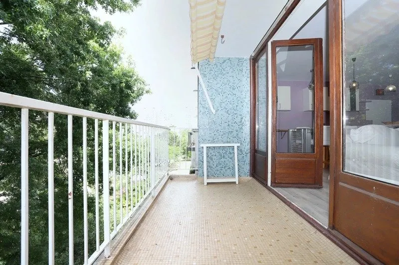 Balcone - 4-Piece Flat with Balcony in Rennes
