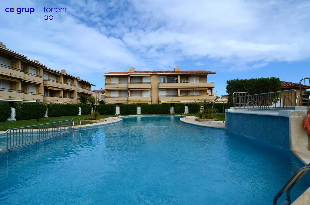 Piscina - Renovated Apartment with Sea View in L'Estartit