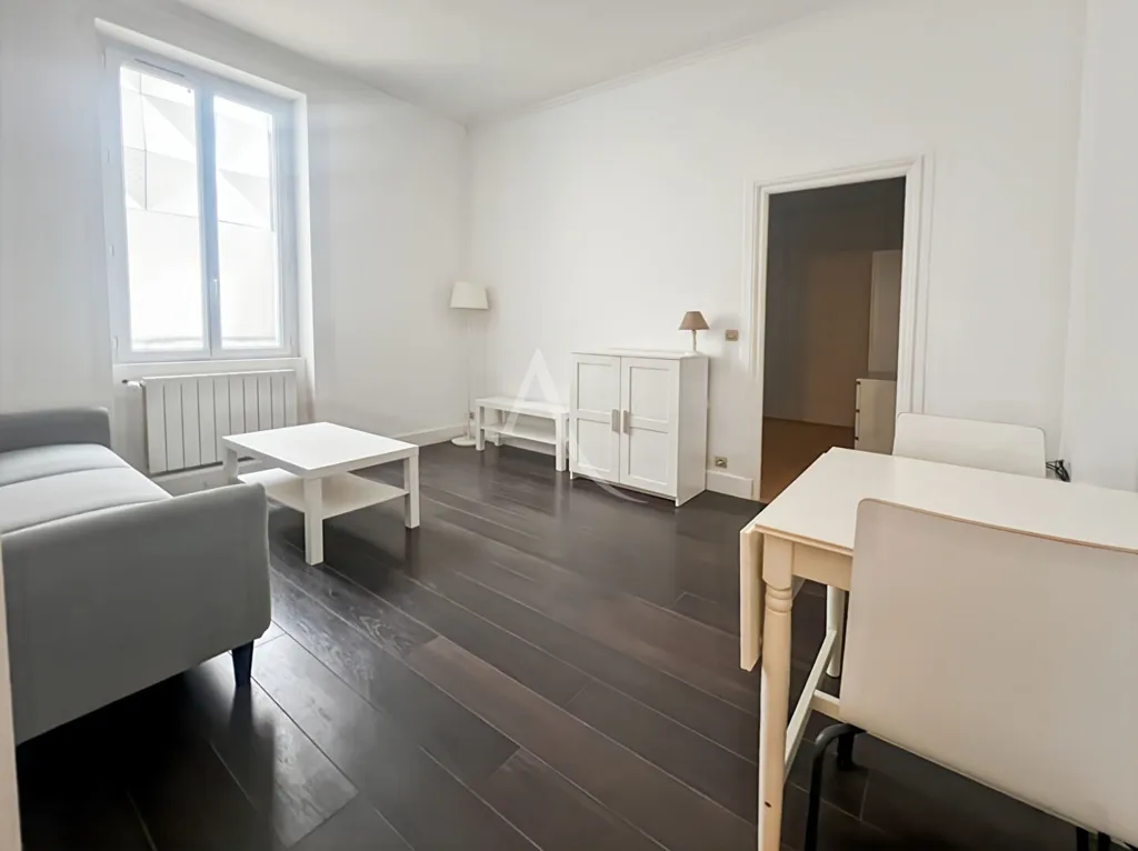 Séjour - Appartement T2 Meublé au Rez-de-Chaussée à Joinville-le-Pont