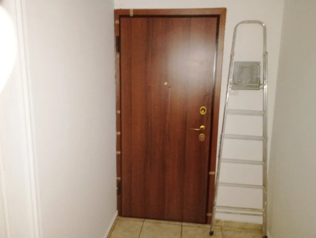 Entrée - Renovated Studio with Garden in Metro Vicinity