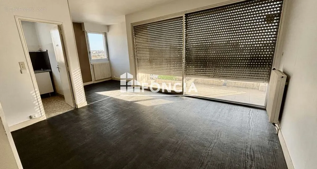 Pièces - Studio avec Terrasse à Saint-Maur-des-Fossés