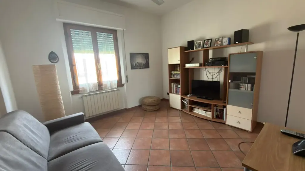 Elutuba - Trilocale with Terrace in Florence