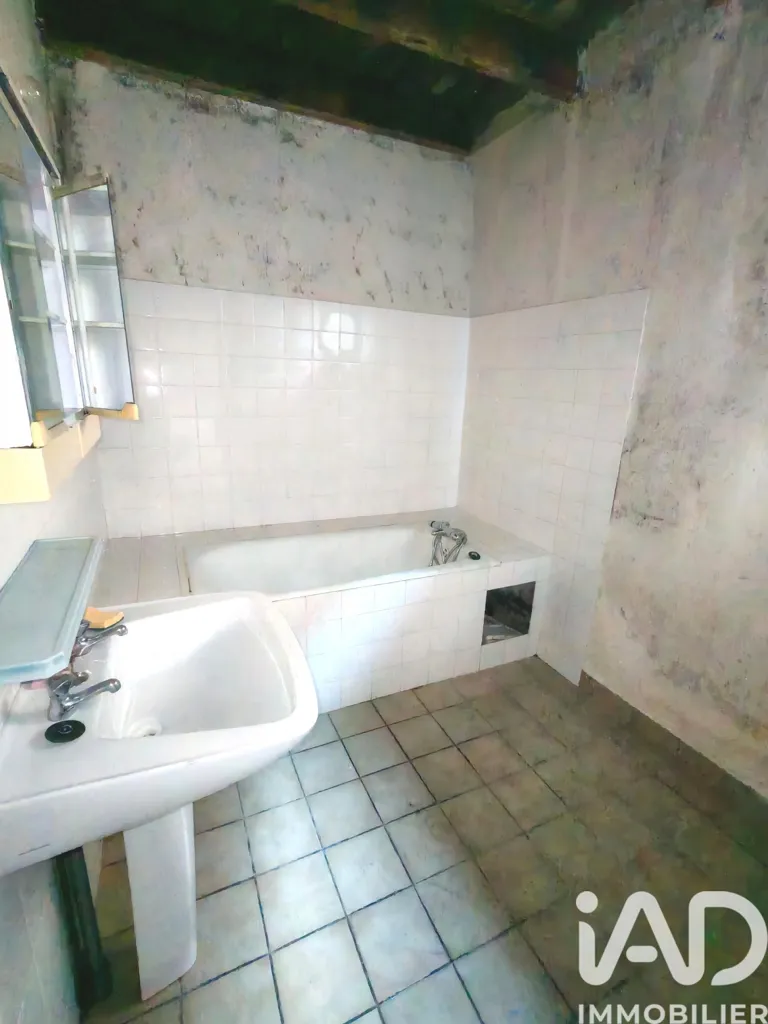Salles de bain - Maison avec Jardin et Préau à Saint-Juire-Champgillon