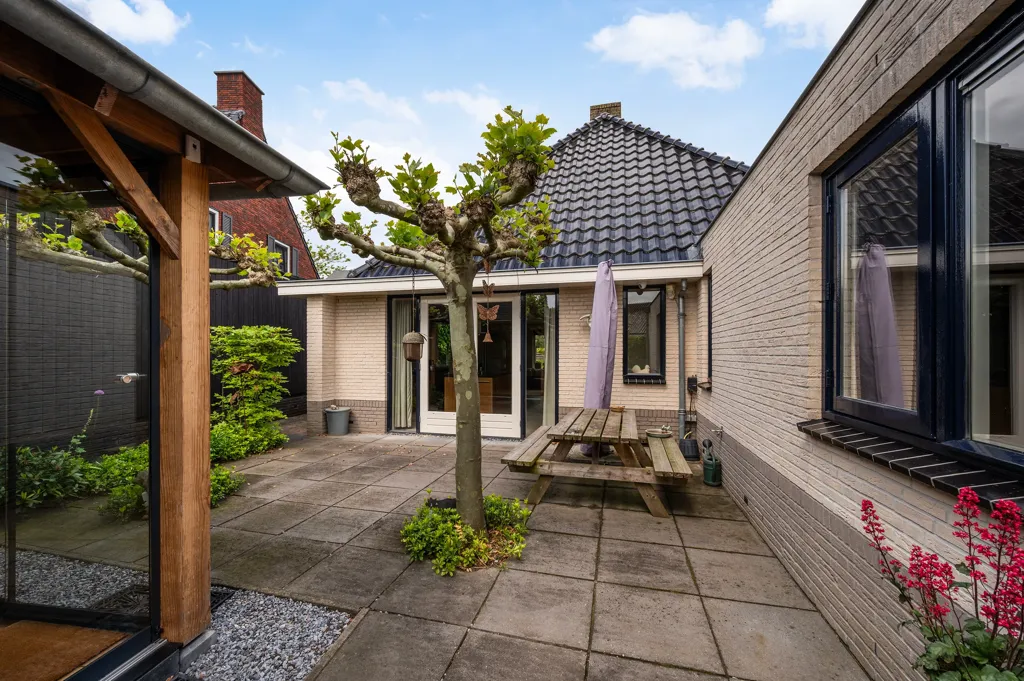 Garden - Semi-Bungalow with Private Garden in Markelo