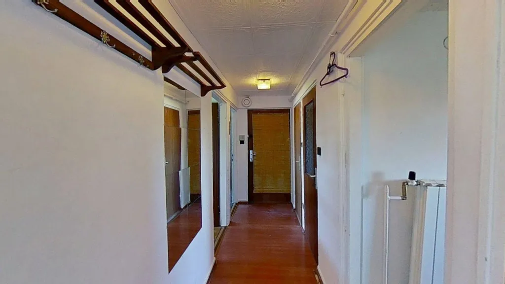 Entrée - Renovatable Apartment with Panoramic View in Veszprém