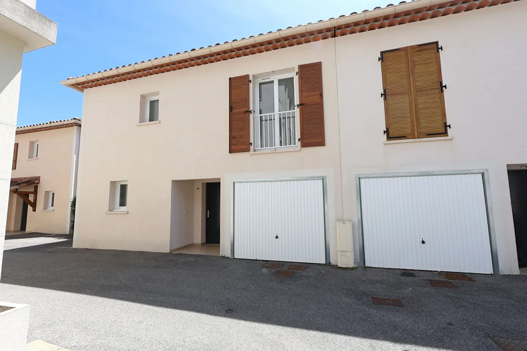 Exterior - Jumelée Villa with Garden in Speracedes