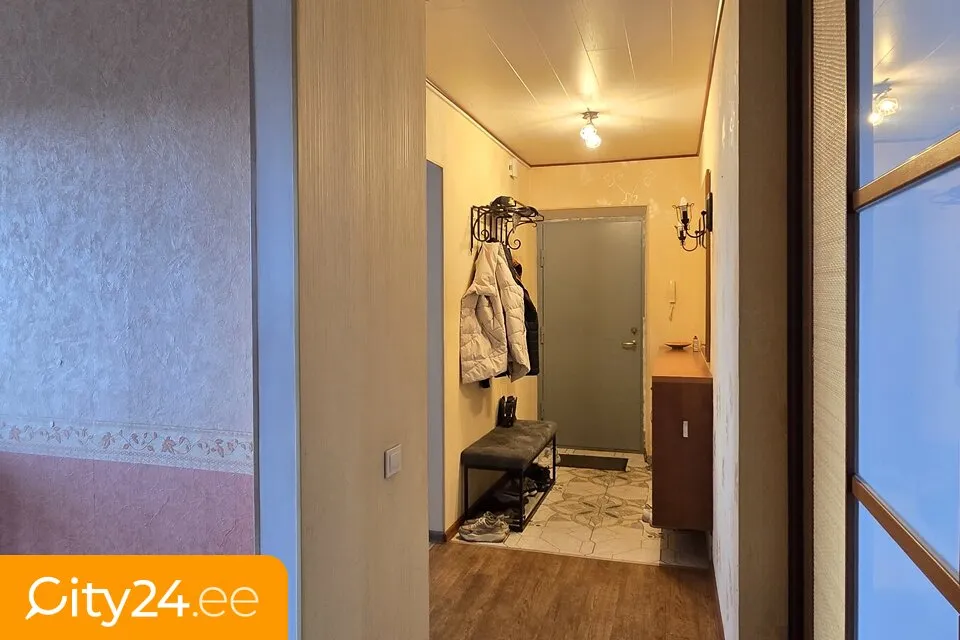 Esik - 3-Bedroom Flat with Balcony in Narva