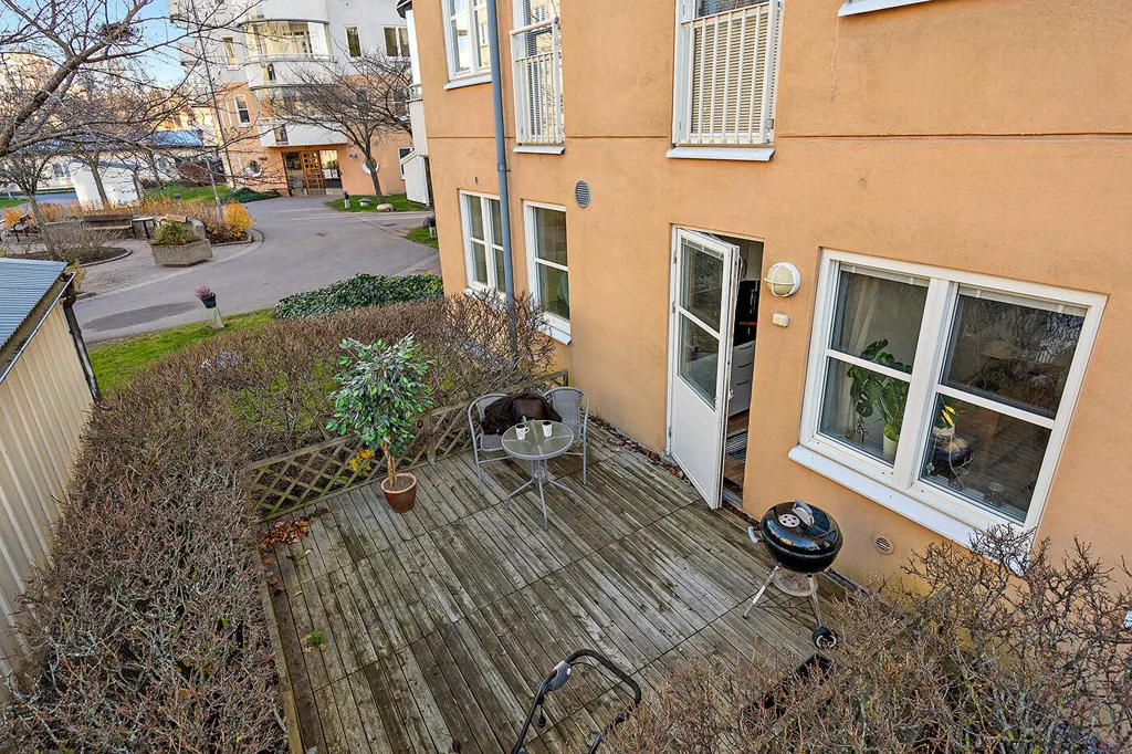 Aed - Modern Flat with Balcony in Järfälla