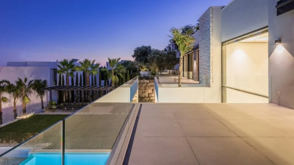 Piscine - Luxury Villa with Sea View in Benahavís