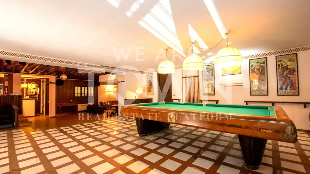 Pièces - Luxury Villa with Pool in Cairate, Lombardy