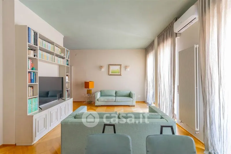 Séjour - Modernised Apartment with Balcony in Bari