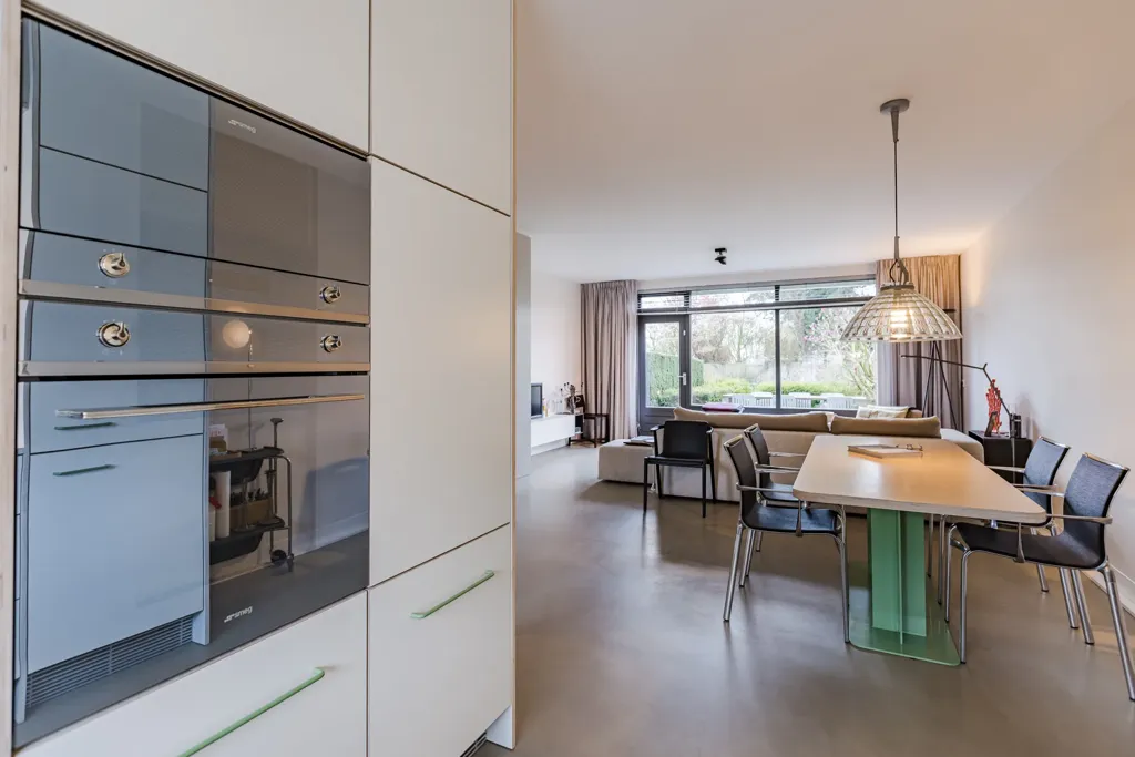 Cuisine - Modern Tussenwoning with Water View in IJssel