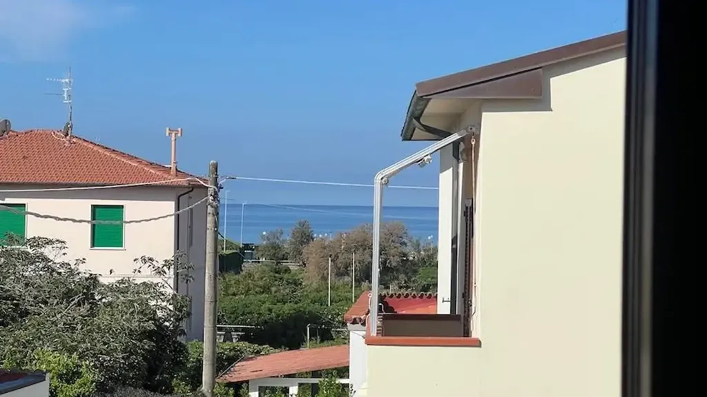 Rõdu - Apartment with Balcony in Rosignano Marittimo