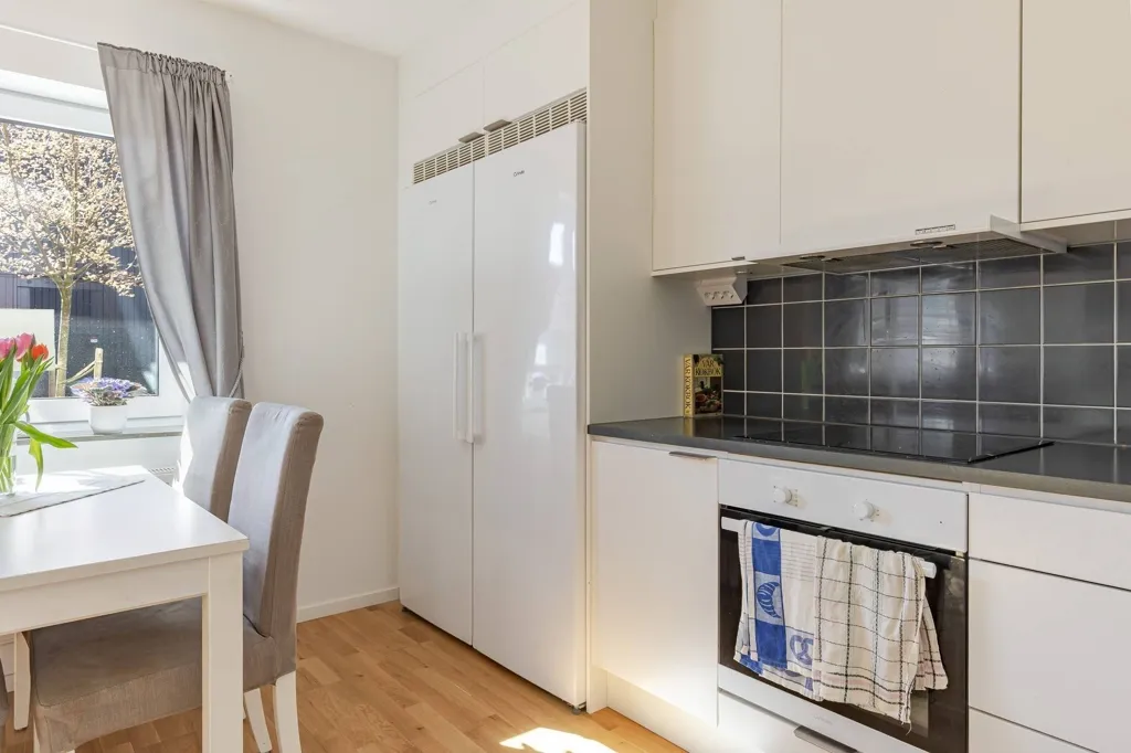 Köök - Modern Flat with Garden in Strängnäs