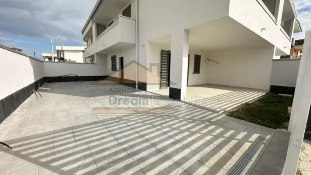 Extérieur - New Semi-Detached Villa with Balcony in Parete